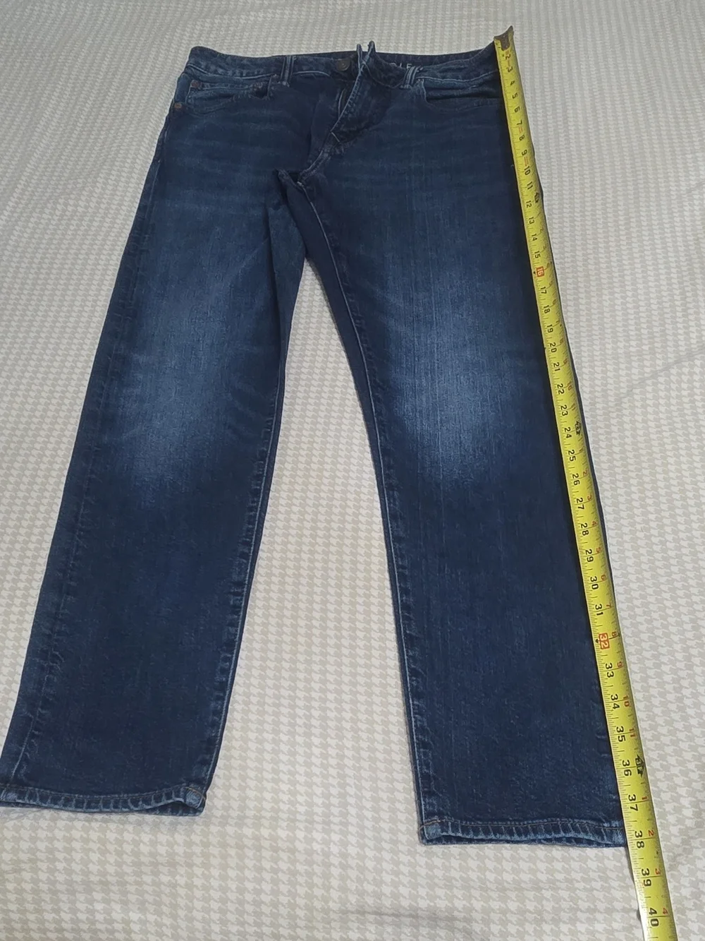 American Eagle Outfitters Men’s Straight Jeans in Dark Blue Wash